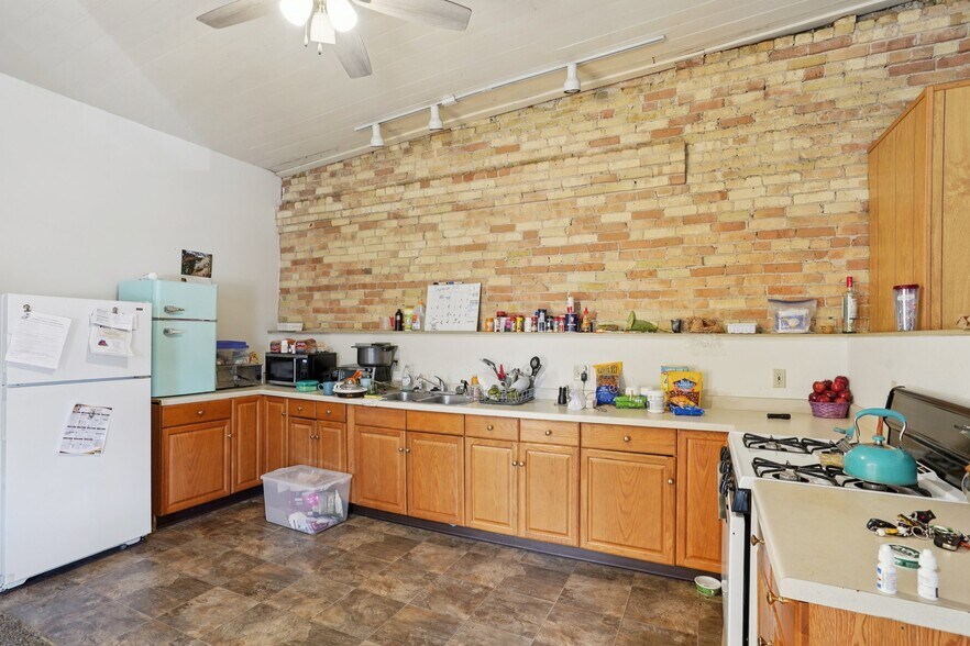 More Photos Of 122-124 N Main St, Jefferson Storefront Retail Residential For Sale