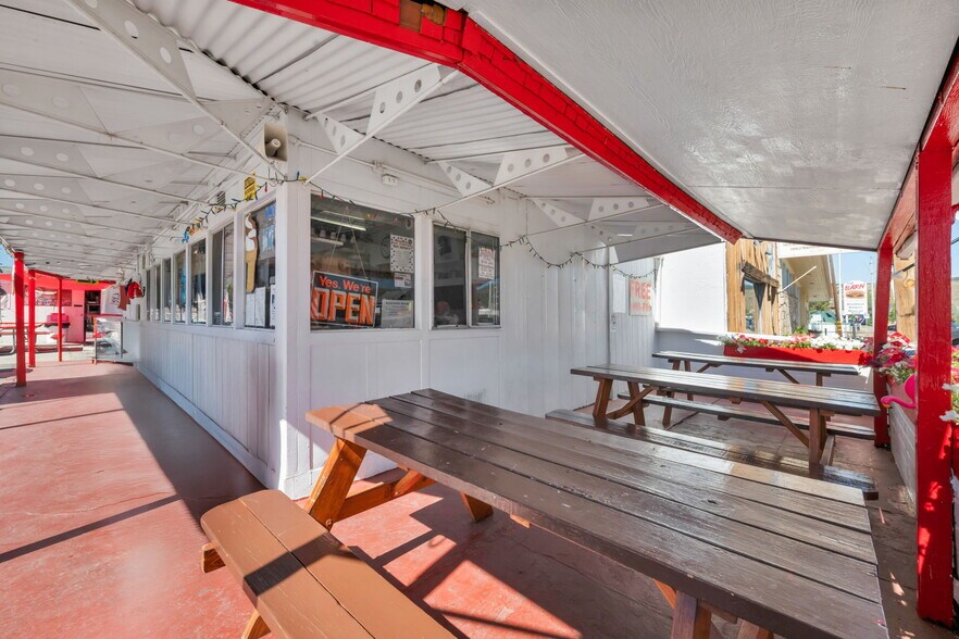 More Photos Of 198 Main St, Bridgeport Restaurant For Sale