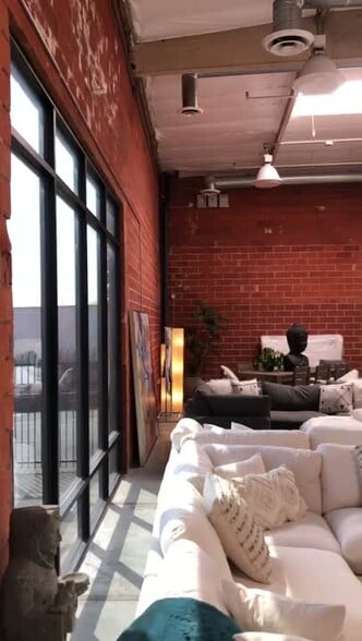 More Photos Of 151-153 W Rosecrans Ave, Gardena Warehouse For Lease