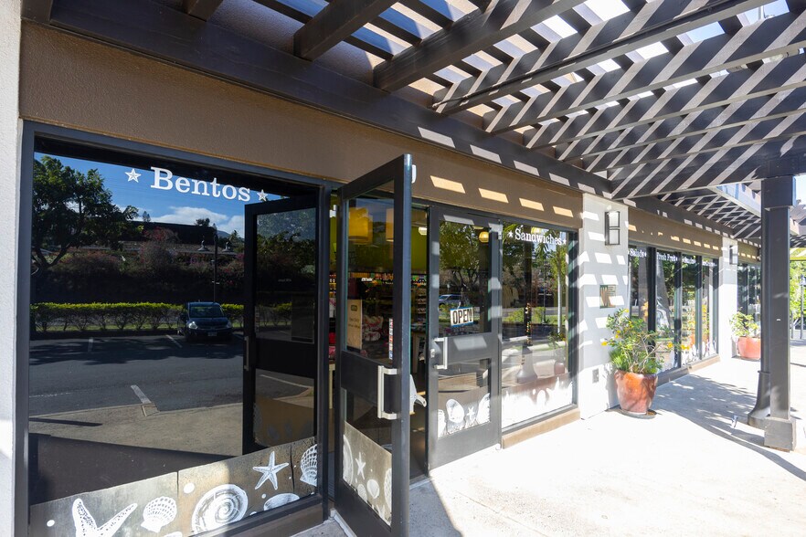 More Photos Of 2580 Kekaa Dr, Lahaina Storefront For Sale