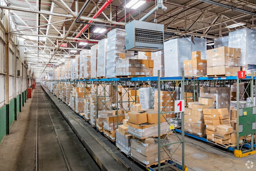 More Photos Of 1400 Lowell St, Elyria Manufacturing For Lease