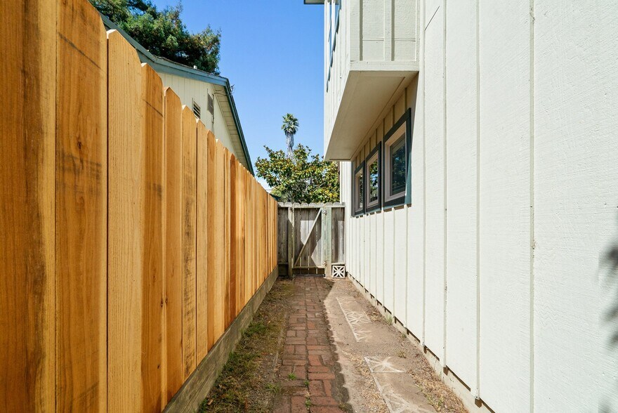 More Photos Of 518 Capitola Ave, Capitola Multifamily For Sale