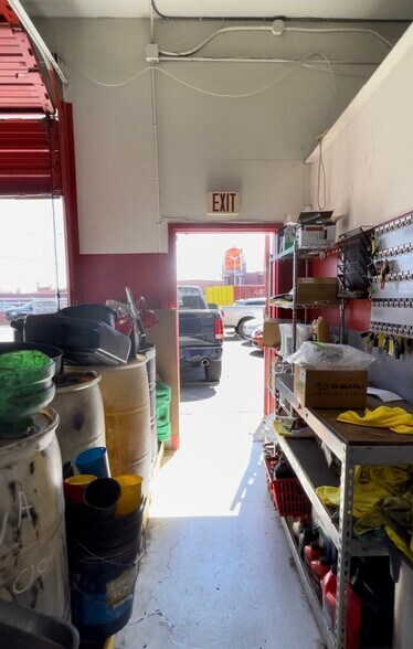 More Photos Of 1765 Athol Ave, Henderson Auto Repair For Sale