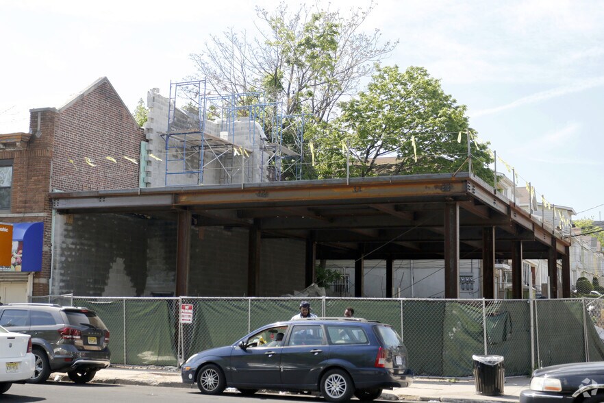 1057 Bergen St, Newark, NJ 07112 MultiFamily