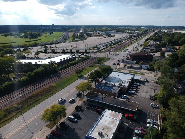 More Photos Of 1612 W Northwest Hwy, Arlington Heights Storefront Retail Office For Sale