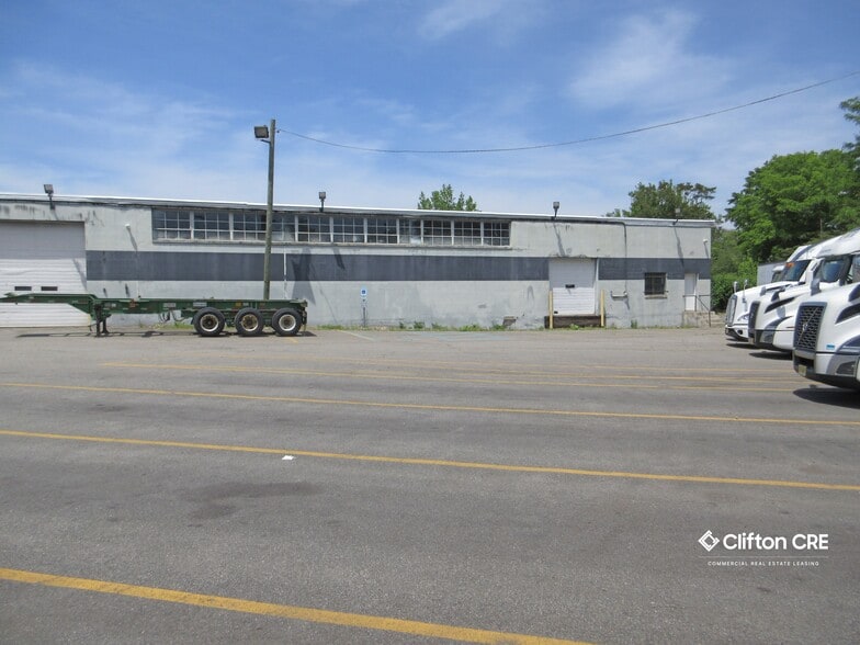 More Photos Of 285 Highland Cross, Rutherford Warehouse For Sale