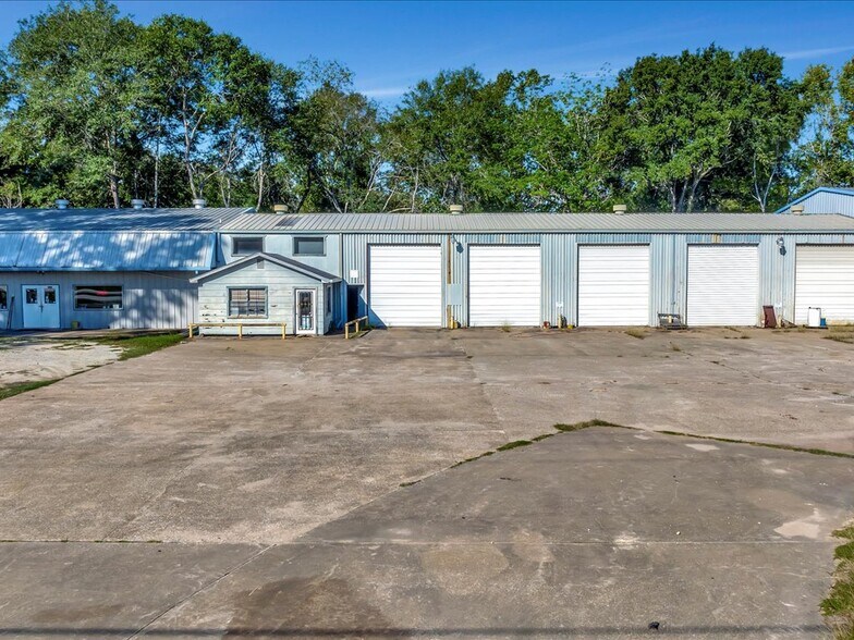 More Photos Of 1441 N Temple Dr, Diboll Auto Repair For Sale