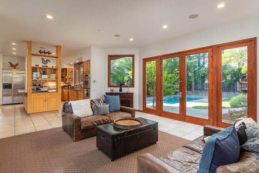 More Photos Of 8 Circle Rd, San Rafael Specialty For Sale