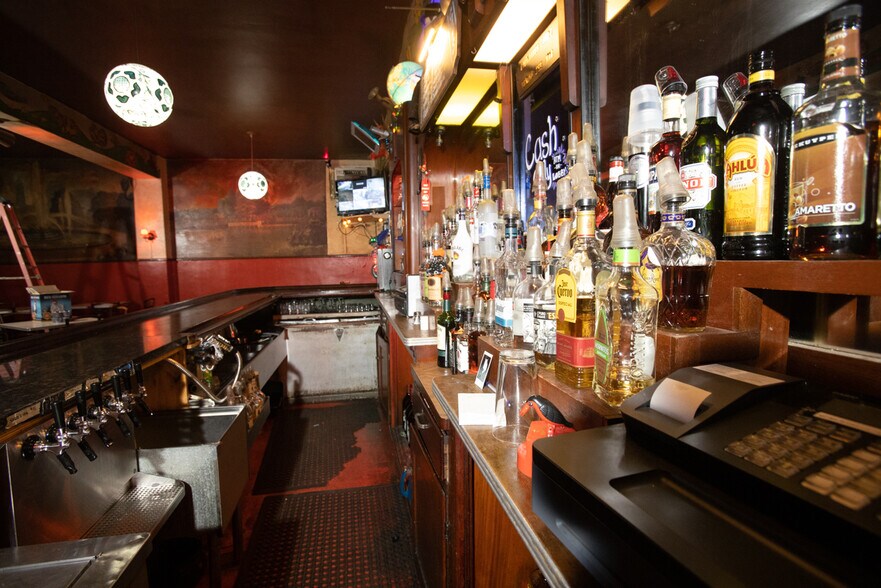 More Photos Of 414-416 Green St, Philadelphia General Retail For Sale