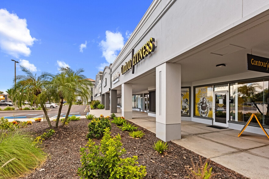 More Photos Of 34200-34340 US Highway 19, Palm Harbor Unknown For Lease