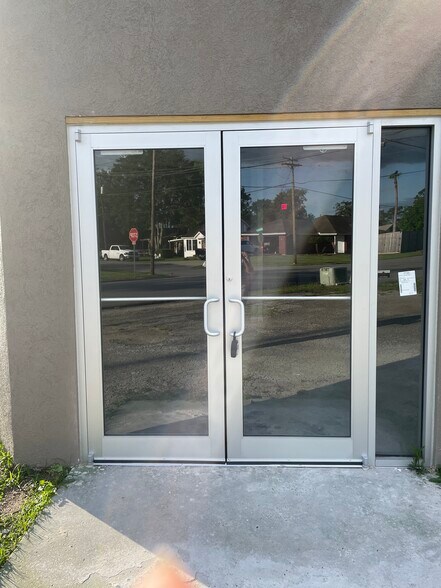 More Photos Of 928 Block St, Port Neches Office Residential For Sale