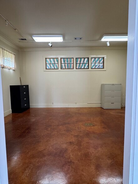More Photos Of 2347 Christian St, Baton Rouge Office Residential For Lease