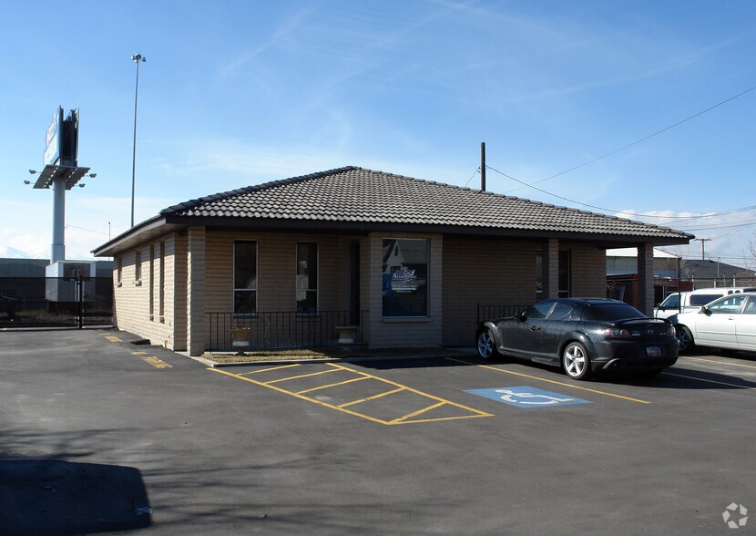 Primary Photo Of 7706 S Locust St, Midvale Medical For Sale