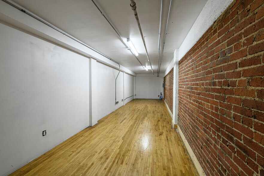 More Photos Of 1207 E Washington Blvd, Los Angeles Showroom For Lease