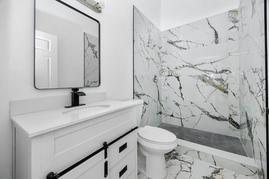 More Photos Of 2123 NE Coachman Rd, Clearwater Office For Lease