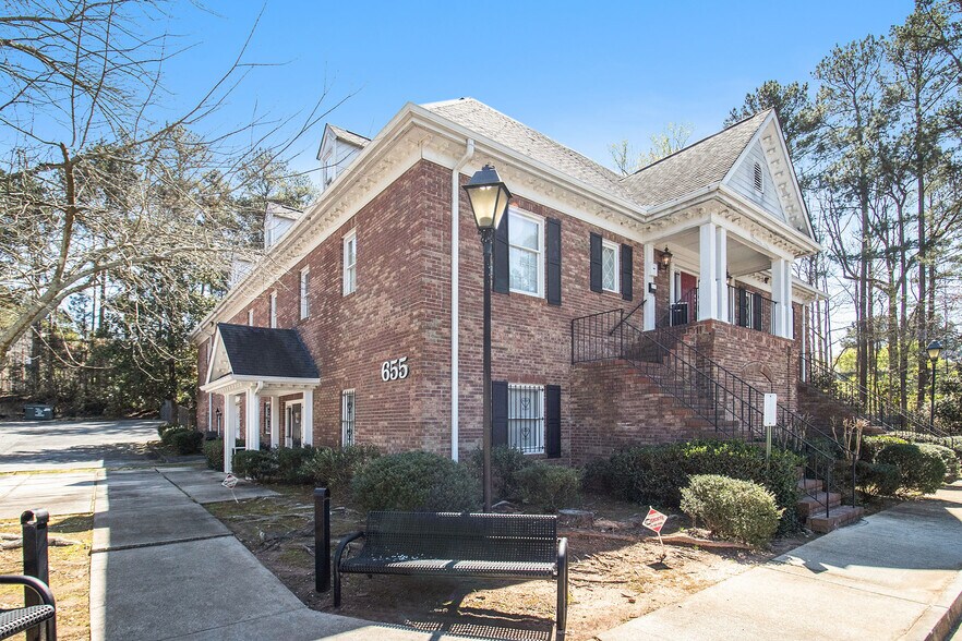 More Photos Of 655 Village Square Dr, Stone Mountain Loft Creative Space For Lease