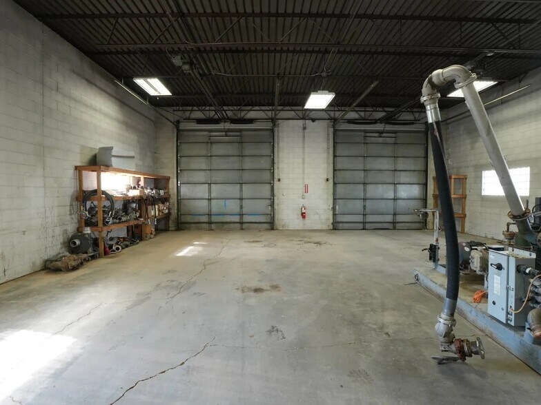 More Photos Of 103 1st St W, Williston Flex For Sale