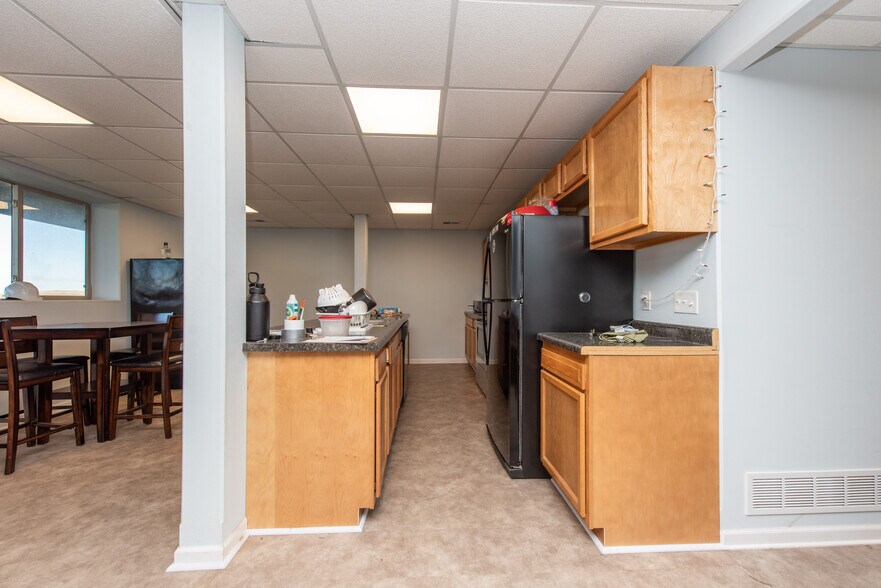 More Photos Of 13603 38th St SW, Belfield Flex For Lease