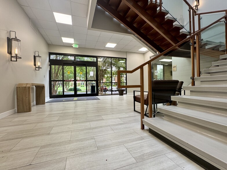 More Photos Of 1603 Santa Rosa Rd, Henrico Medical For Lease