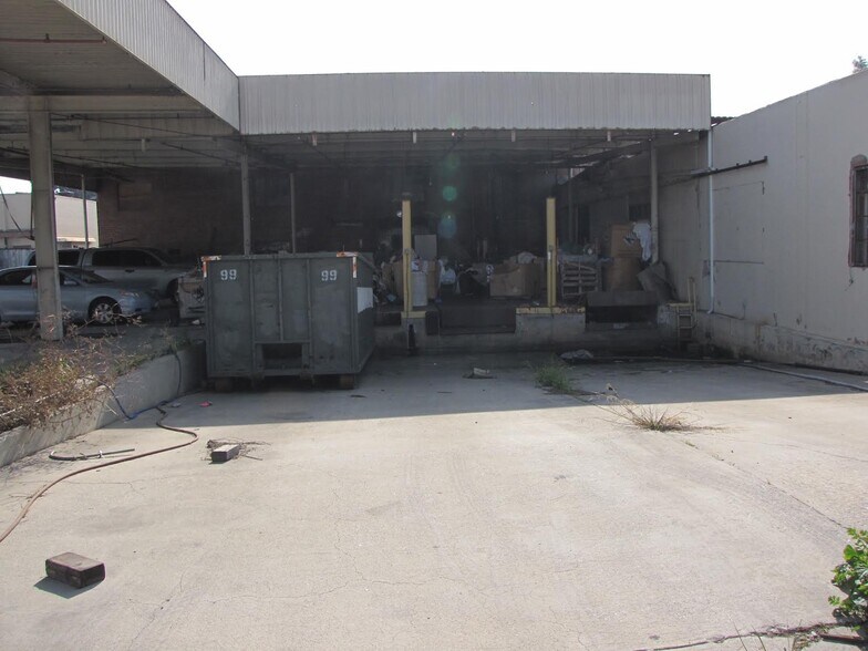 More Photos Of 500-526 E Oaks St, Compton Warehouse For Sale