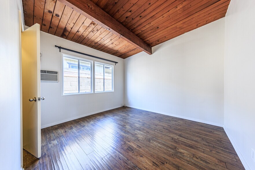More Photos Of 5629 Cleon Ave, North Hollywood Multifamily For Sale