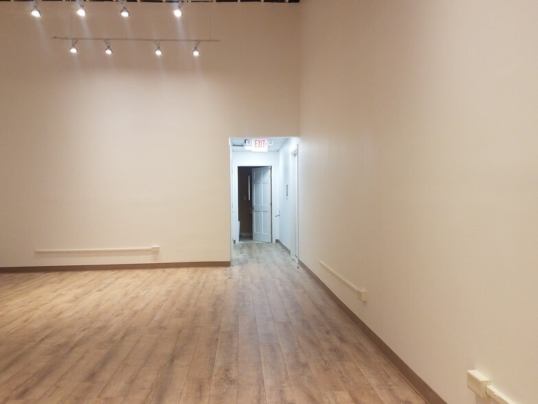 More Photos Of 143 W Main St, Bay Shore General Retail For Sale