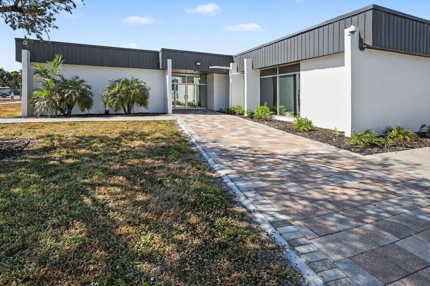 Primary Photo Of 1288 N Tamiami Trl, North Fort Myers Office For Sale