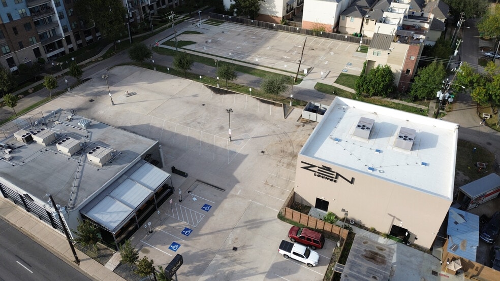 More Photos Of 5316 Washington Ave, Houston Bar For Lease