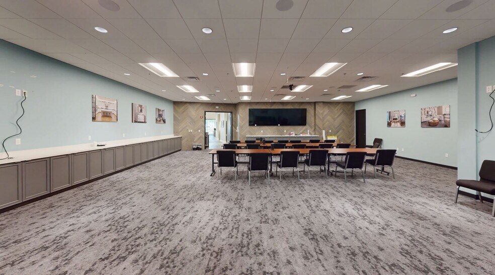 More Photos Of 4323 E Cotton Center Blvd, Phoenix Light Manufacturing For Lease