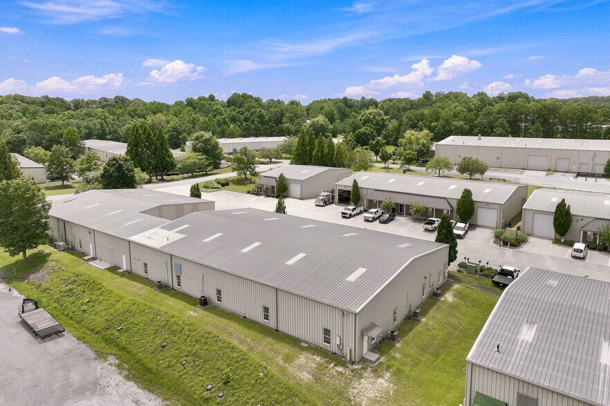 More Photos Of 1655 Oakbrook Dr, Gainesville Flex For Lease