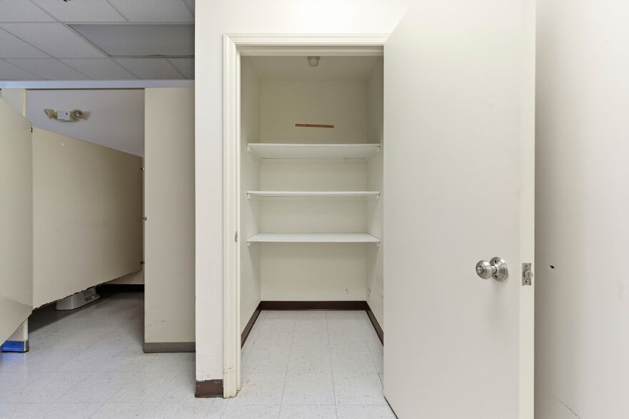 More Photos Of 86 Coraopolis Rd, Coraopolis Medical For Sale