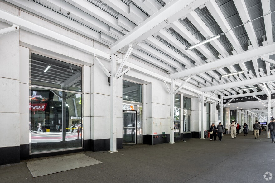 More Photos Of 50 W 34th St, New York Apartments For Lease