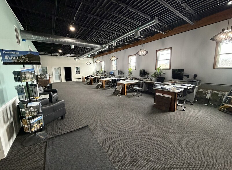 More Photos Of 1820 Iowa Ave, Lorain Warehouse For Sale
