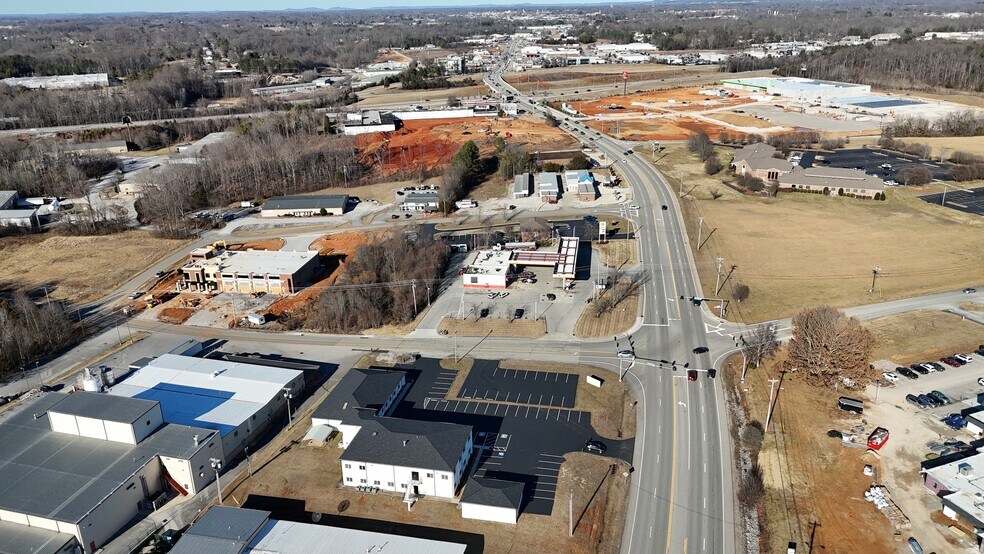 More Photos Of 1221 S Willow Ave, Cookeville Office For Sale