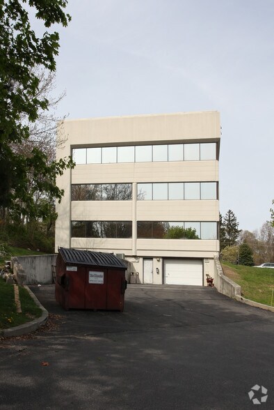 More Photos Of 400 Bayonet St, New London Medical For Sale