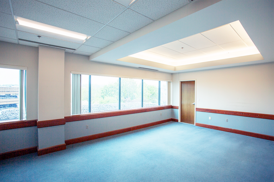 More Photos Of 10 George St, Lowell Medical For Lease