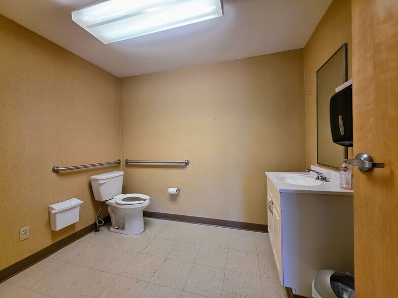 More Photos Of 3125 Main St, Buffalo Office For Sale