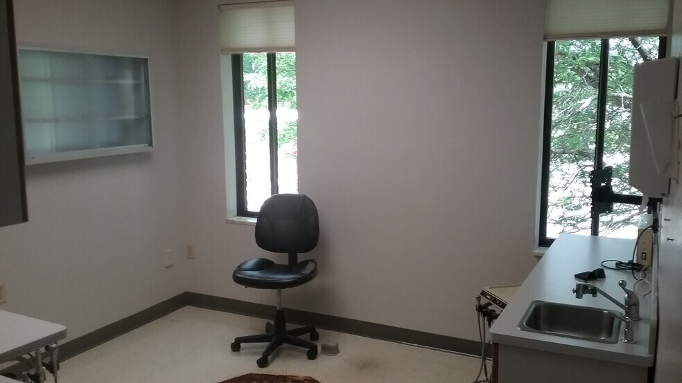 More Photos Of 770 Riverside Ave, Adrian Medical For Lease