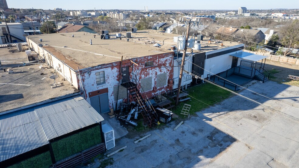 More Photos Of 8123 Broadway St, San Antonio Freestanding For Sale