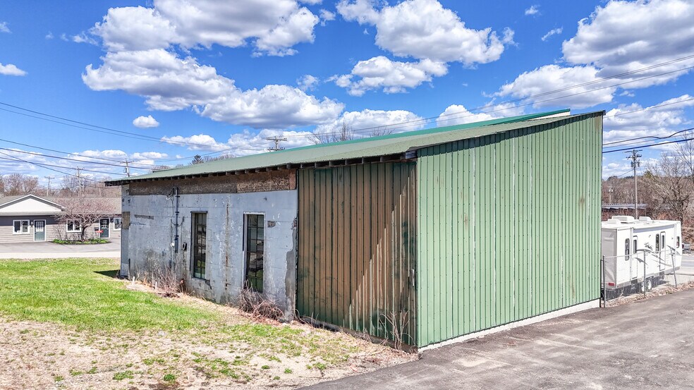 More Photos Of 74 Route 133, Winthrop Flex For Sale