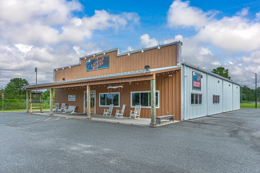 More Photos Of 1296 N Ferdon Blvd, Crestview Restaurant For Sale