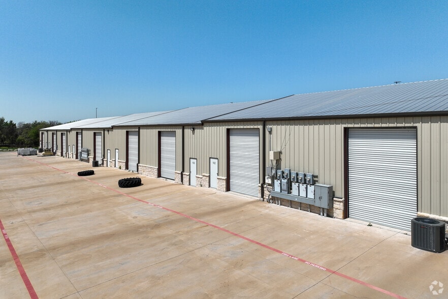 More Photos Of 1704 W FM 875, Midlothian Warehouse For Lease