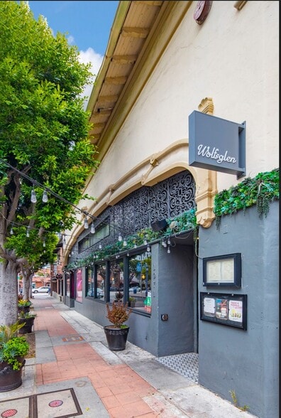 More Photos Of 1071-1073 Glendon Ave, Los Angeles Storefront Retail Office For Lease