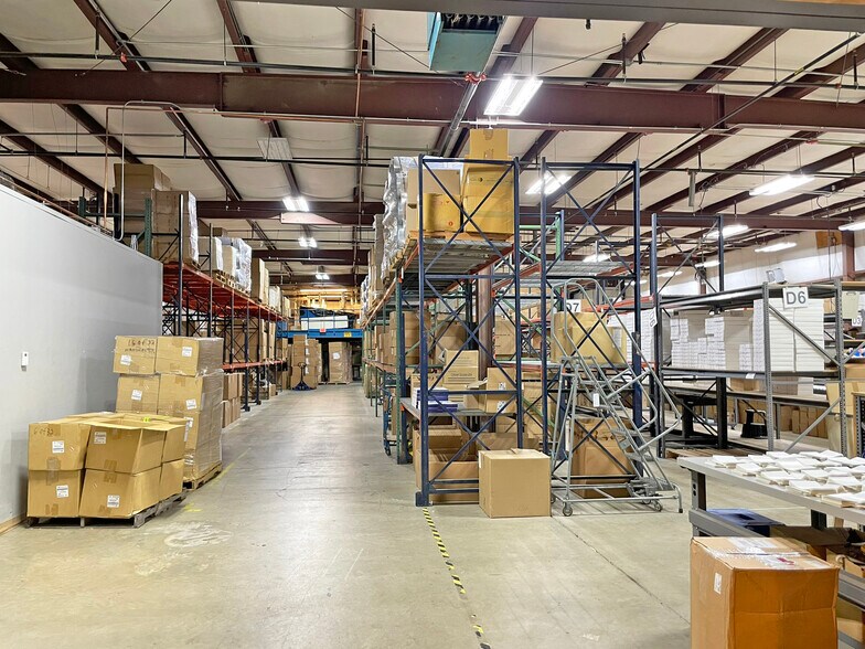 More Photos Of 669 E Industrial Park Dr, Manchester Light Manufacturing For Lease