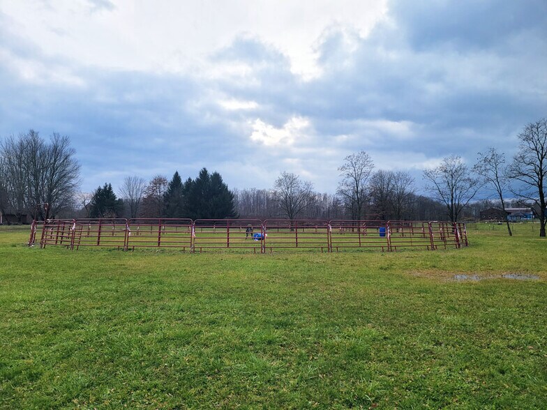 More Photos Of 7517 Pymatuning Lake Rd, Williamsfield General Retail For Sale