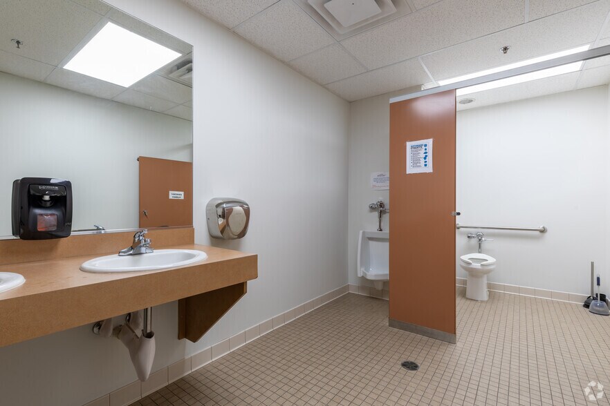 More Photos Of 13810-13854 Lakeside Cir, Sterling Heights Storefront Retail Office For Lease