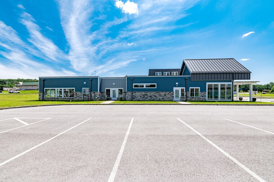 More Photos Of 74 Erin Dr, Morgantown Office For Sale