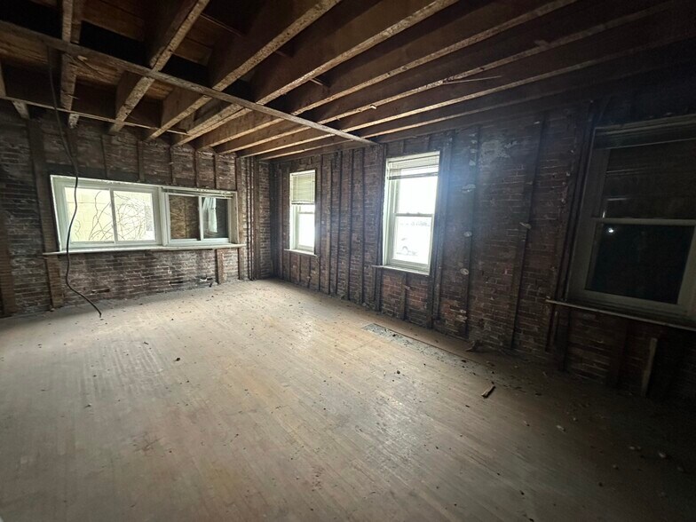 More Photos Of 2250 Military Rd, Tonawanda Warehouse For Sale