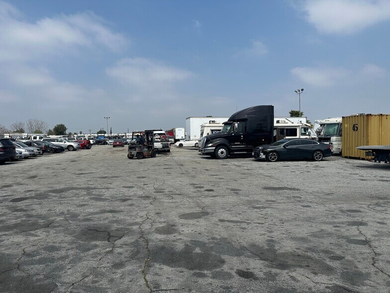 More Photos Of 15176 Whittram Ave, Fontana Service For Lease