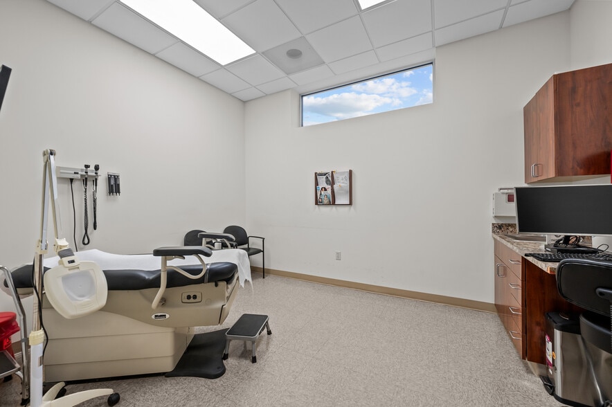 More Photos Of 1207 N Houston Ave, Humble Healthcare For Sale